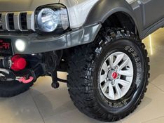 SUZUKI JIMNY 1.3 4WORK 4X4 16V 2017/2018 GRIFFCAR MULTIMARCAS DOIS IRMÃOS / Carros no Vale