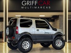 SUZUKI JIMNY 1.3 4WORK 4X4 16V 2017/2018 GRIFFCAR MULTIMARCAS DOIS IRMÃOS / Carros no Vale