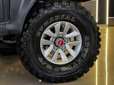 SUZUKI JIMNY 1.3 4WORK 4X4 16V 2017/2018 GRIFFCAR MULTIMARCAS DOIS IRMÃOS / Carros no Vale