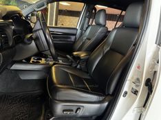 TOYOTA HILUX 2.8 SRX 4X4 CD 16V 2018/2019 GRIFFCAR MULTIMARCAS DOIS IRMÃOS / Carros no Vale