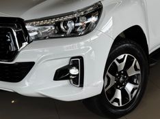 TOYOTA HILUX 2.8 SRX 4X4 CD 16V 2018/2019 GRIFFCAR MULTIMARCAS DOIS IRMÃOS / Carros no Vale