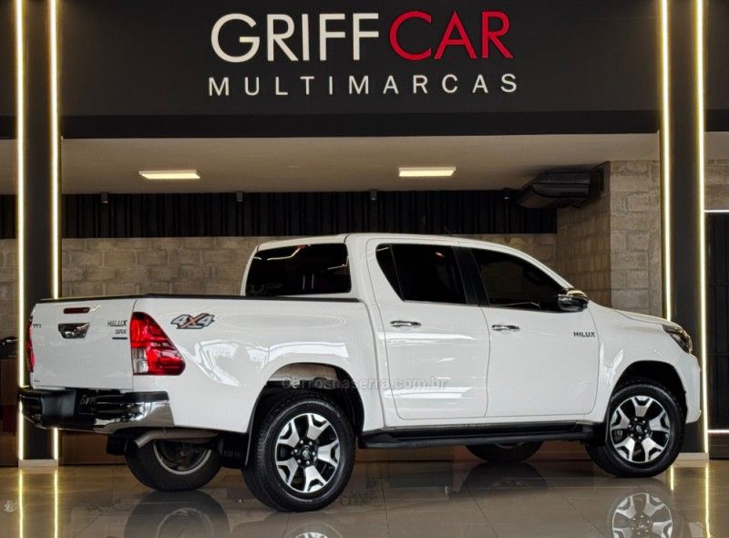 TOYOTA HILUX 2.8 SRX 4X4 CD 16V 2018/2019 GRIFFCAR MULTIMARCAS DOIS IRMÃOS / Carros no Vale