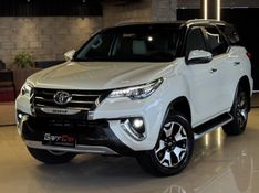 TOYOTA HILUX SW4 2.8 4X4 DIAMOND 16V TURBO 7 LUGARES 2019/2019 GRIFFCAR MULTIMARCAS DOIS IRMÃOS / Carros no Vale