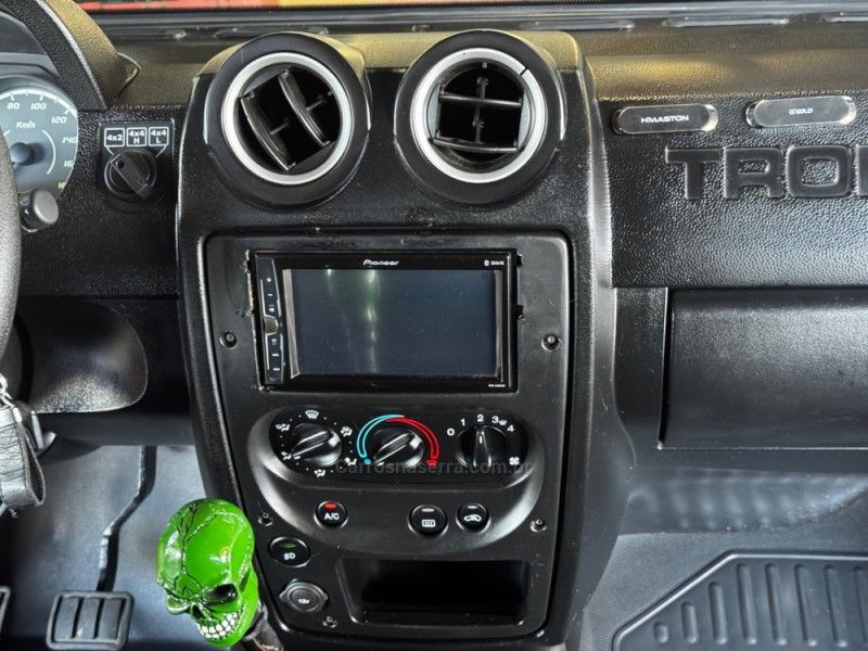 TROLLER T4 3.2 TGV 4X4 20V TURBO INTERCOOLER 2013/2014 GRIFFCAR MULTIMARCAS DOIS IRMÃOS / Carros no Vale TROLLER T4 3.2 TGV 4X4 20V TURBO INTERCOOLER 2013/2014 GRIFFCAR MULTIMARCAS DOIS IRMÃOS / Carros no Vale