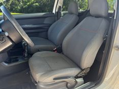 VOLKSWAGEN FOX 1.0 MI 8V 2009/2009 GRIFFCAR MULTIMARCAS DOIS IRMÃOS / Carros no Vale