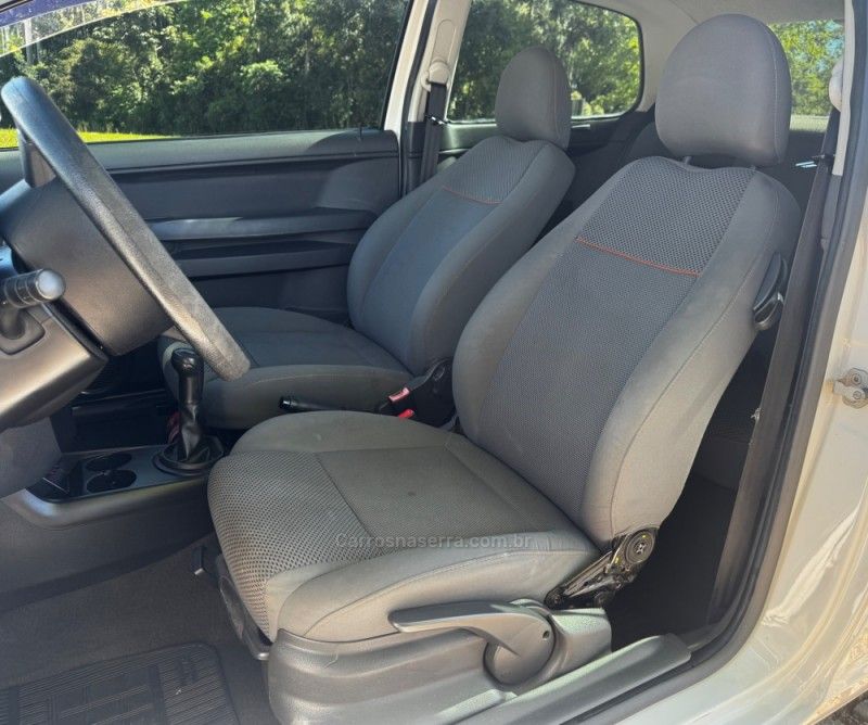 VOLKSWAGEN FOX 1.0 MI 8V 2009/2009 GRIFFCAR MULTIMARCAS DOIS IRMÃOS / Carros no Vale VOLKSWAGEN FOX 1.0 MI 8V 2009/2009 GRIFFCAR MULTIMARCAS DOIS IRMÃOS / Carros no Vale