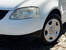 VOLKSWAGEN FOX 1.0 MI 8V 2009/2009 GRIFFCAR MULTIMARCAS DOIS IRMÃOS / Carros no Vale