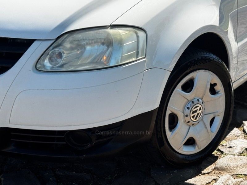 VOLKSWAGEN FOX 1.0 MI 8V 2009/2009 GRIFFCAR MULTIMARCAS DOIS IRMÃOS / Carros no Vale VOLKSWAGEN FOX 1.0 MI 8V 2009/2009 GRIFFCAR MULTIMARCAS DOIS IRMÃOS / Carros no Vale