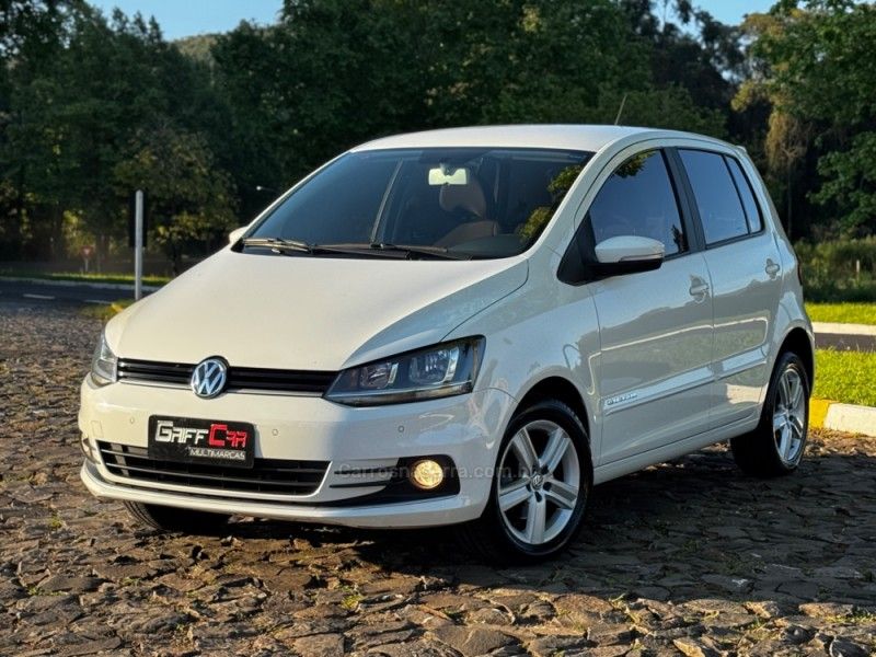 VOLKSWAGEN FOX 1.6 MSI COMFORTLINE 8V AUTOMATIZADO 2016/2016 GRIFFCAR MULTIMARCAS DOIS IRMÃOS / Carros no Vale