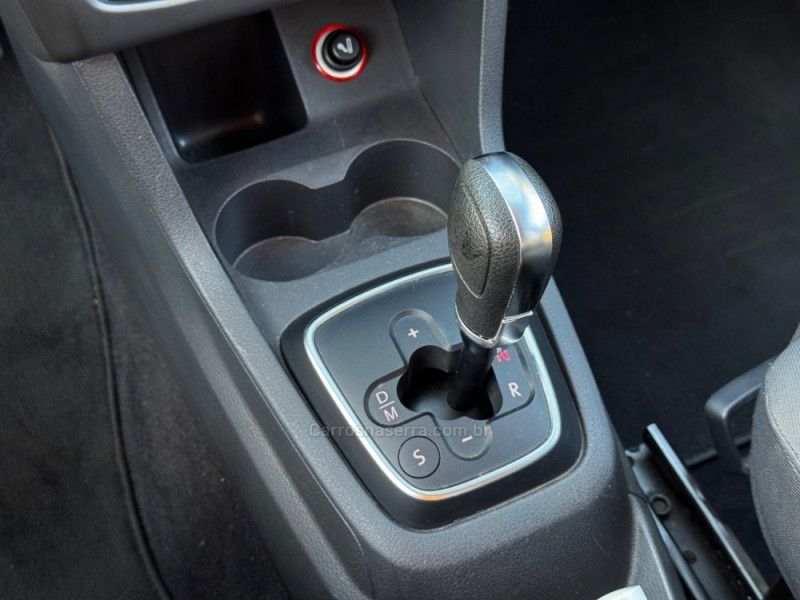 VOLKSWAGEN FOX 1.6 MSI COMFORTLINE 8V AUTOMATIZADO 2016/2016 GRIFFCAR MULTIMARCAS DOIS IRMÃOS / Carros no Vale