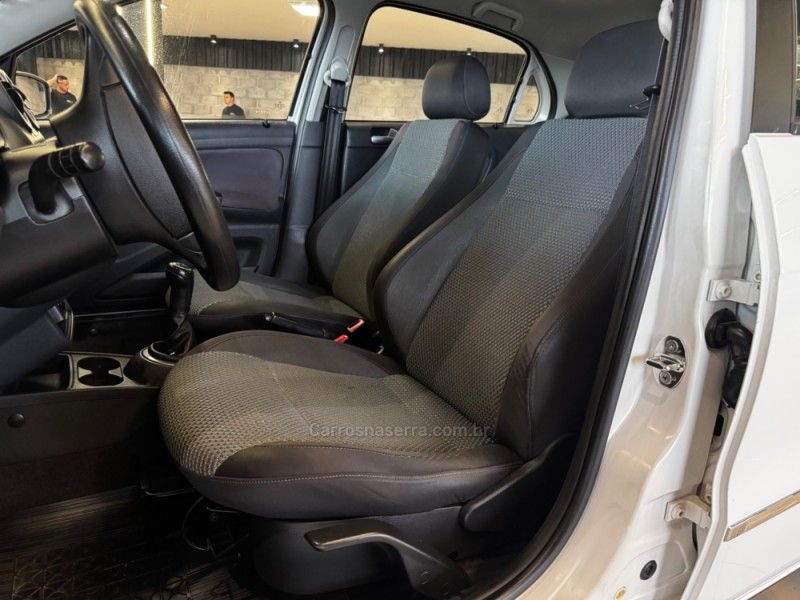 VOLKSWAGEN GOL 1.6 MI POWER 8V 2010/2011 GRIFFCAR MULTIMARCAS DOIS IRMÃOS / Carros no Vale