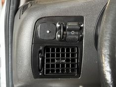 VOLKSWAGEN GOL 1.8 CLI 8V 1996/1996 GRIFFCAR MULTIMARCAS DOIS IRMÃOS / Carros no Vale