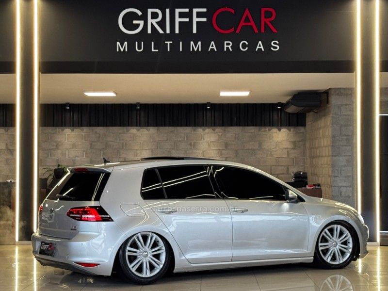 VOLKSWAGEN GOLF 1.4 TSI HIGHLINE 16V 2013/2014 GRIFFCAR MULTIMARCAS DOIS IRMÃOS / Carros no Vale