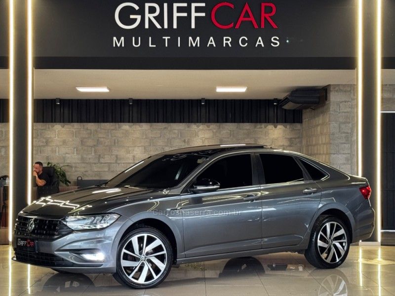 VOLKSWAGEN JETTA 1.4 R-LINE 250 16V TSI 2019/2020 GRIFFCAR MULTIMARCAS DOIS IRMÃOS / Carros no Vale