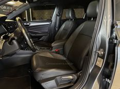 VOLKSWAGEN JETTA 1.4 R-LINE 250 16V TSI 2019/2020 GRIFFCAR MULTIMARCAS DOIS IRMÃOS / Carros no Vale