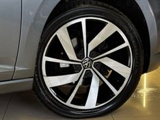 VOLKSWAGEN JETTA 1.4 R-LINE 250 16V TSI 2019/2020 GRIFFCAR MULTIMARCAS DOIS IRMÃOS / Carros no Vale