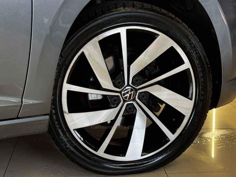 VOLKSWAGEN JETTA 1.4 R-LINE 250 16V TSI 2019/2020 GRIFFCAR MULTIMARCAS DOIS IRMÃOS / Carros no Vale