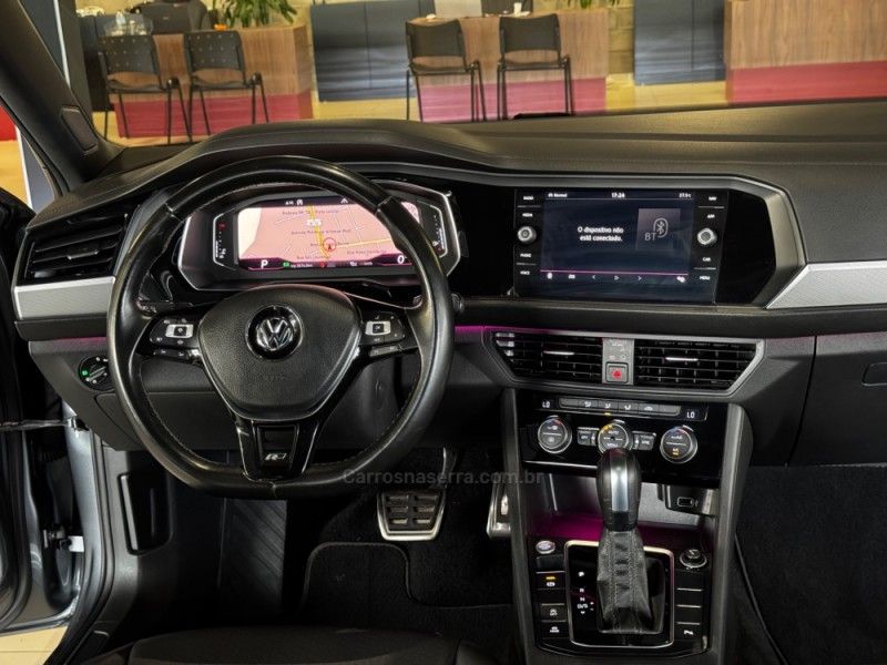VOLKSWAGEN JETTA 1.4 R-LINE 250 16V TSI 2019/2020 GRIFFCAR MULTIMARCAS DOIS IRMÃOS / Carros no Vale