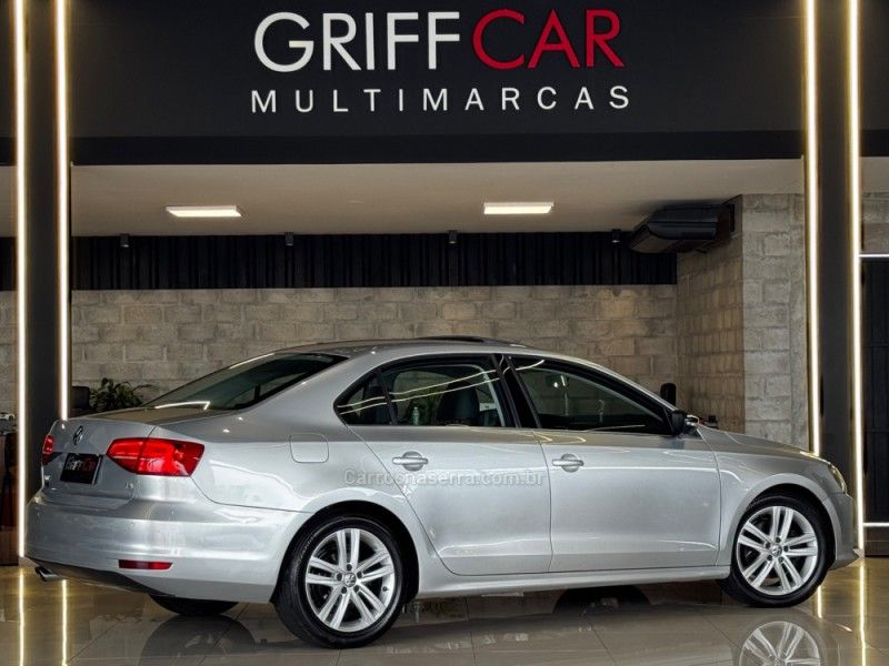 VOLKSWAGEN JETTA 2.0 TSI HIGHLINE 211CV DSG 2015/2015 GRIFFCAR MULTIMARCAS DOIS IRMÃOS / Carros no Vale VOLKSWAGEN JETTA 2.0 TSI HIGHLINE 211CV DSG 2015/2015 GRIFFCAR MULTIMARCAS DOIS IRMÃOS / Carros no Vale