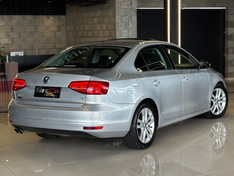 VOLKSWAGEN JETTA 2.0 TSI HIGHLINE 211CV DSG 2015/2015 GRIFFCAR MULTIMARCAS DOIS IRMÃOS / Carros no Vale VOLKSWAGEN JETTA 2.0 TSI HIGHLINE 211CV DSG 2015/2015 GRIFFCAR MULTIMARCAS DOIS IRMÃOS / Carros no Vale