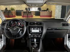 VOLKSWAGEN JETTA 2.0 TSI HIGHLINE 211CV DSG 2015/2015 GRIFFCAR MULTIMARCAS DOIS IRMÃOS / Carros no Vale