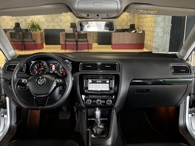 VOLKSWAGEN JETTA 2.0 TSI HIGHLINE 211CV DSG 2015/2015 GRIFFCAR MULTIMARCAS DOIS IRMÃOS / Carros no Vale VOLKSWAGEN JETTA 2.0 TSI HIGHLINE 211CV DSG 2015/2015 GRIFFCAR MULTIMARCAS DOIS IRMÃOS / Carros no Vale