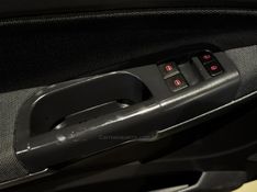 VOLKSWAGEN SAVEIRO 1.6 MI TRENDLINE CS 8V 2015/2015 GRIFFCAR MULTIMARCAS DOIS IRMÃOS / Carros no Vale