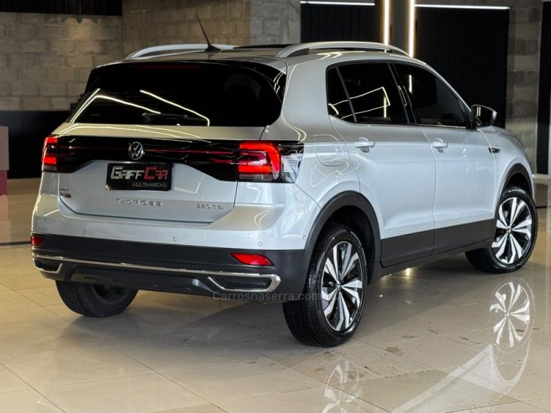 VOLKSWAGEN T-CROSS 1.4 HIGHLINE TSI 16V 2023/2023 GRIFFCAR MULTIMARCAS DOIS IRMÃOS / Carros no Vale