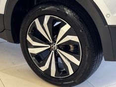 VOLKSWAGEN T-CROSS 1.4 HIGHLINE TSI 16V 2023/2023 GRIFFCAR MULTIMARCAS DOIS IRMÃOS / Carros no Vale