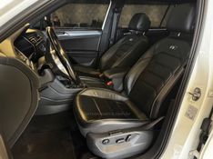 VOLKSWAGEN TIGUAN 2.0 TSI R-LINE 350 16V 2018/2018 GRIFFCAR MULTIMARCAS DOIS IRMÃOS / Carros no Vale