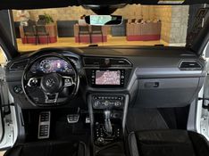 VOLKSWAGEN TIGUAN 2.0 TSI R-LINE 350 16V 2018/2018 GRIFFCAR MULTIMARCAS DOIS IRMÃOS / Carros no Vale