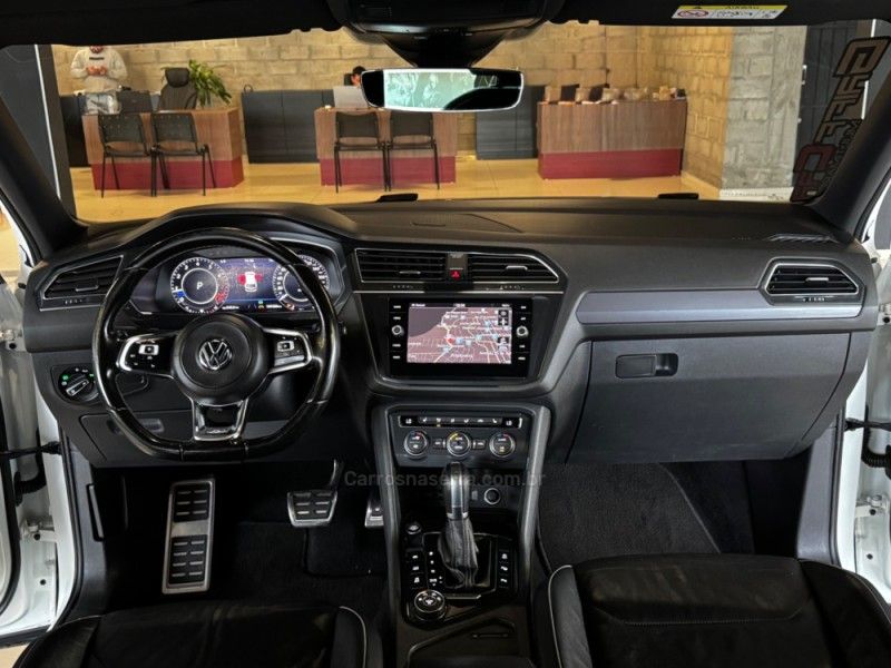 VOLKSWAGEN TIGUAN 2.0 TSI R-LINE 350 16V 2018/2018 GRIFFCAR MULTIMARCAS DOIS IRMÃOS / Carros no Vale VOLKSWAGEN TIGUAN 2.0 TSI R-LINE 350 16V 2018/2018 GRIFFCAR MULTIMARCAS DOIS IRMÃOS / Carros no Vale