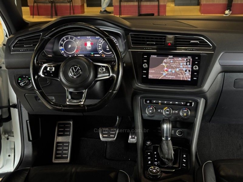VOLKSWAGEN TIGUAN 2.0 TSI R-LINE 350 16V 2018/2018 GRIFFCAR MULTIMARCAS DOIS IRMÃOS / Carros no Vale VOLKSWAGEN TIGUAN 2.0 TSI R-LINE 350 16V 2018/2018 GRIFFCAR MULTIMARCAS DOIS IRMÃOS / Carros no Vale