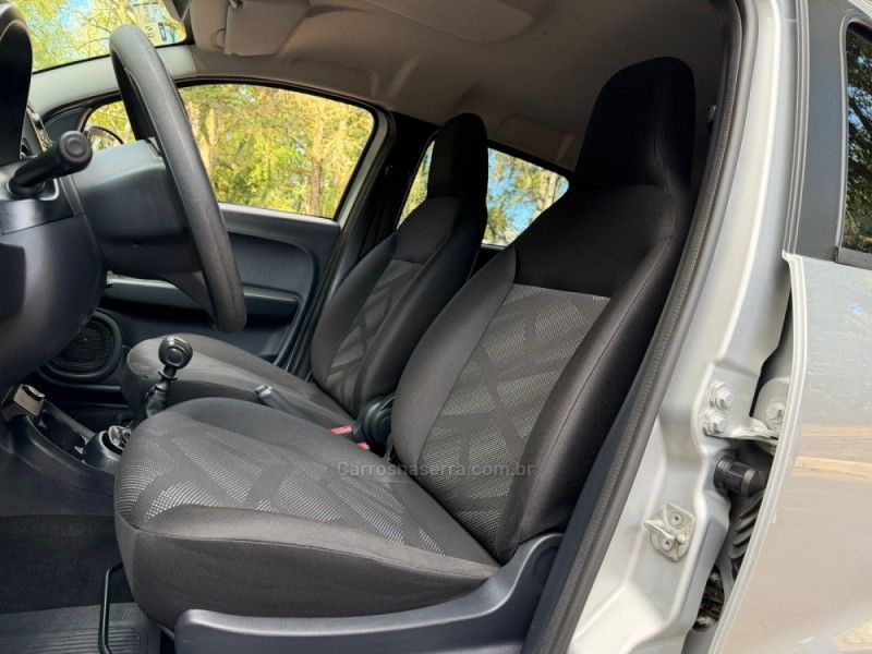 FIAT MOBI 1.0 8V EVO LIKE 2019/2020 KASPER VEÍCULOS DOIS IRMÃOS / Carros no Vale