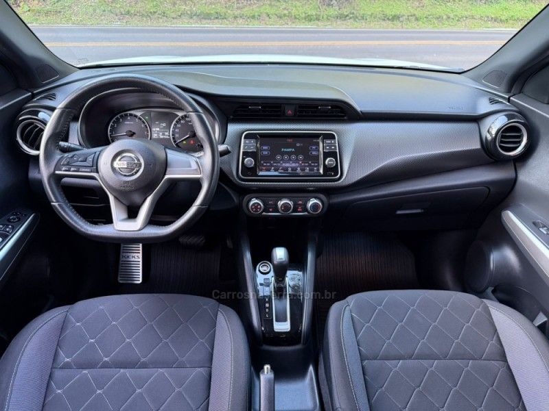 NISSAN KICKS 1.6 16V SV XTRONIC 2018/2019 KASPER VEÍCULOS DOIS IRMÃOS / Carros no Vale
