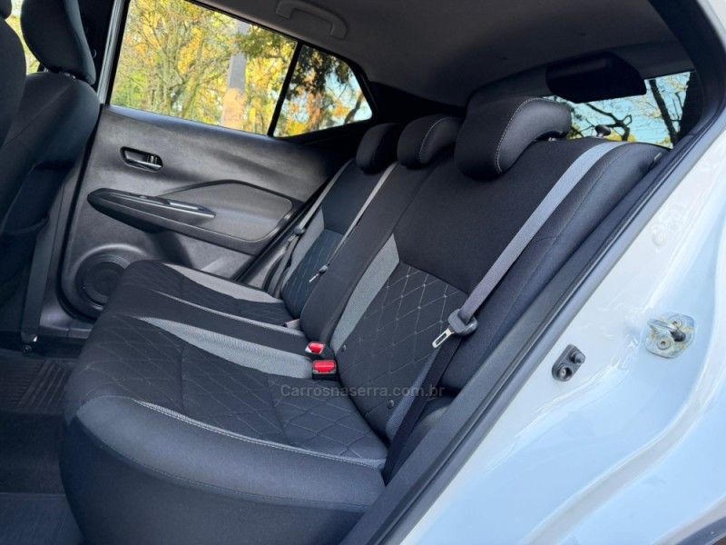 NISSAN KICKS 1.6 16V SV XTRONIC 2018/2019 KASPER VEÍCULOS DOIS IRMÃOS / Carros no Vale