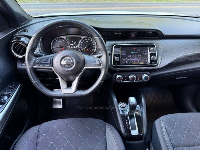 NISSAN KICKS 1.6 16V SV XTRONIC 2018/2019 KASPER VEÍCULOS DOIS IRMÃOS / Carros no Vale