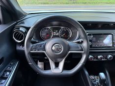 NISSAN KICKS 1.6 16V SV XTRONIC 2018/2019 KASPER VEÍCULOS DOIS IRMÃOS / Carros no Vale