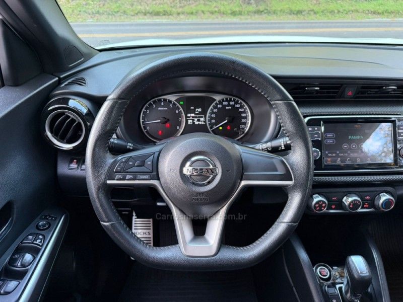 NISSAN KICKS 1.6 16V SV XTRONIC 2018/2019 KASPER VEÍCULOS DOIS IRMÃOS / Carros no Vale