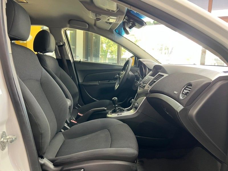 CHEVROLET CRUZE 1.8 LT SPORT6 16V 2013/2013 PRIME MULTIMARCAS CAXIAS DO SUL / Carros no Vale