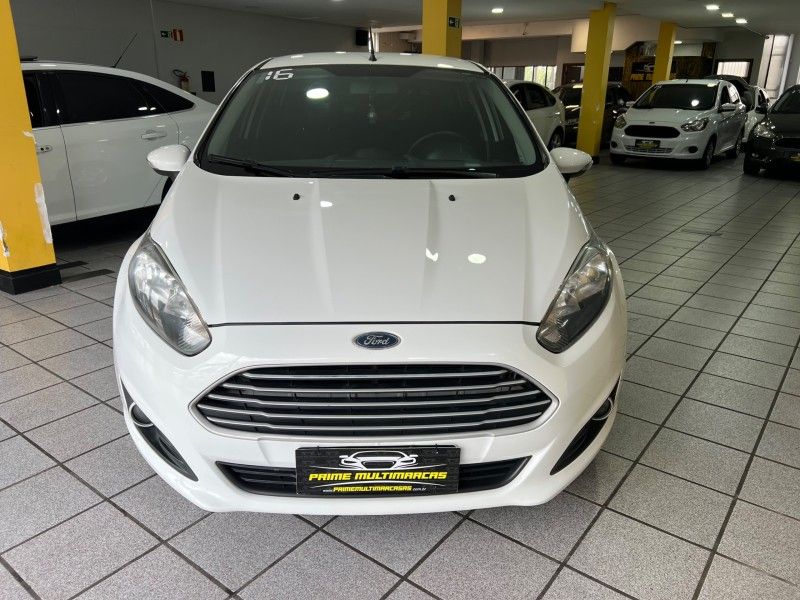 FORD FIESTA 1.6 SE HATCH 16V 2015/2016 PRIME MULTIMARCAS CAXIAS DO SUL / Carros no Vale