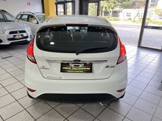 FORD FIESTA 1.6 TITANIUM HATCH 16V 2015/2015 PRIME MULTIMARCAS CAXIAS DO SUL / Carros no Vale