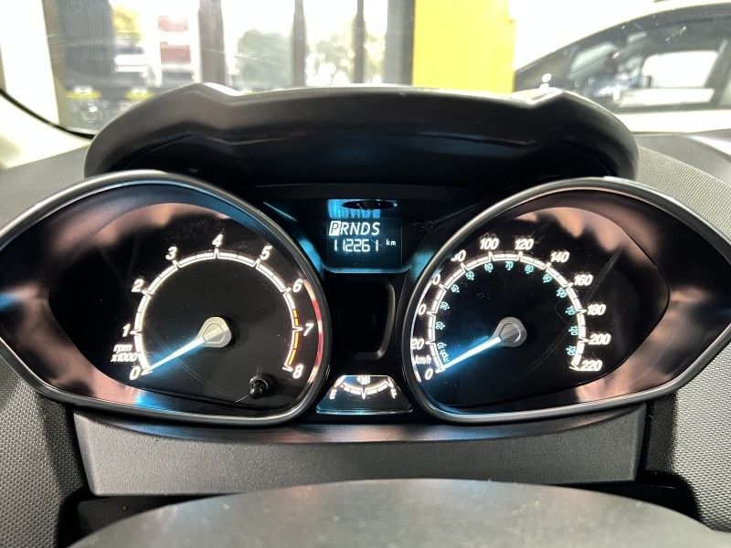 FORD FIESTA 1.6 TITANIUM HATCH 16V 2015/2015 PRIME MULTIMARCAS CAXIAS DO SUL / Carros no Vale