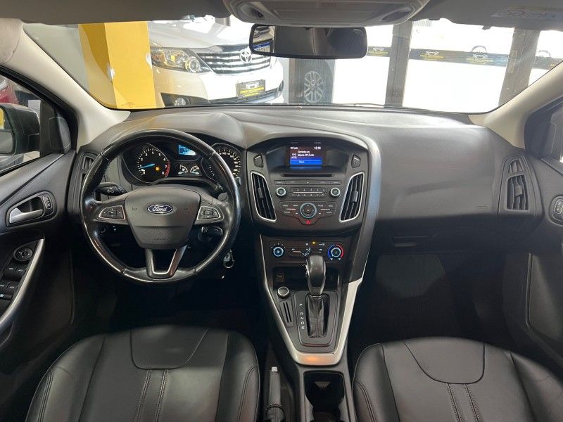 FORD FOCUS 2.0 SE SEDAN 16V 2017/2017 PRIME MULTIMARCAS CAXIAS DO SUL / Carros no Vale