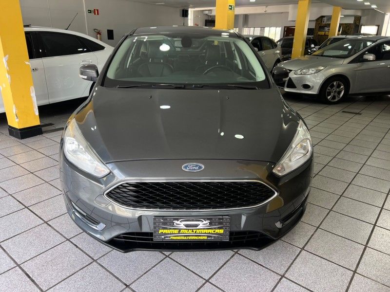 FORD FOCUS 2.0 SE SEDAN 16V 2017/2017 PRIME MULTIMARCAS CAXIAS DO SUL / Carros no Vale
