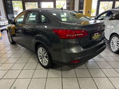 FORD FOCUS 2.0 SE SEDAN 16V 2017/2017 PRIME MULTIMARCAS CAXIAS DO SUL / Carros no Vale