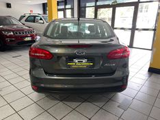 FORD FOCUS 2.0 SE SEDAN 16V 2017/2017 PRIME MULTIMARCAS CAXIAS DO SUL / Carros no Vale