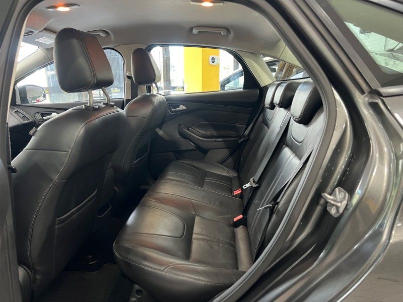 FORD FOCUS 2.0 SE SEDAN 16V 2017/2017 PRIME MULTIMARCAS CAXIAS DO SUL / Carros no Vale