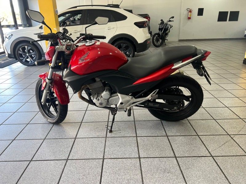 Honda Motos CB 300R 2012/2012 PRIME MULTIMARCAS CAXIAS DO SUL / Carros no Vale