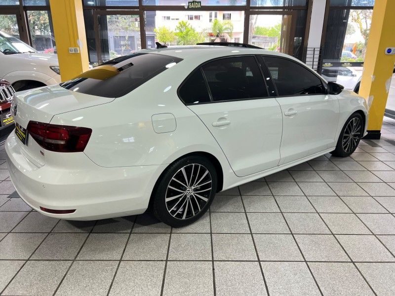 VOLKSWAGEN JETTA 1.4 16V TSI COMFORTLINE TIPTRONIC 2017/2017 PRIME MULTIMARCAS CAXIAS DO SUL / Carros no Vale VOLKSWAGEN JETTA 1.4 16V TSI COMFORTLINE TIPTRONIC 2017/2017 PRIME MULTIMARCAS CAXIAS DO SUL / Carros no Vale